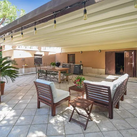 Stunning In With Kitchen Holiday home *